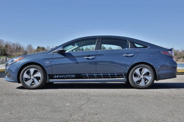 Multiple Color Graphic Sonata / Accent / Loniq Car Racing Decal Sticker