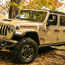 Mojave Hood Vinyl Decal Pair for Jeep Gladiator_2