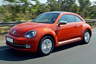 Volkswagen Beetle 2011-2018 rocker Stripe Stripes Graphics Decals 1